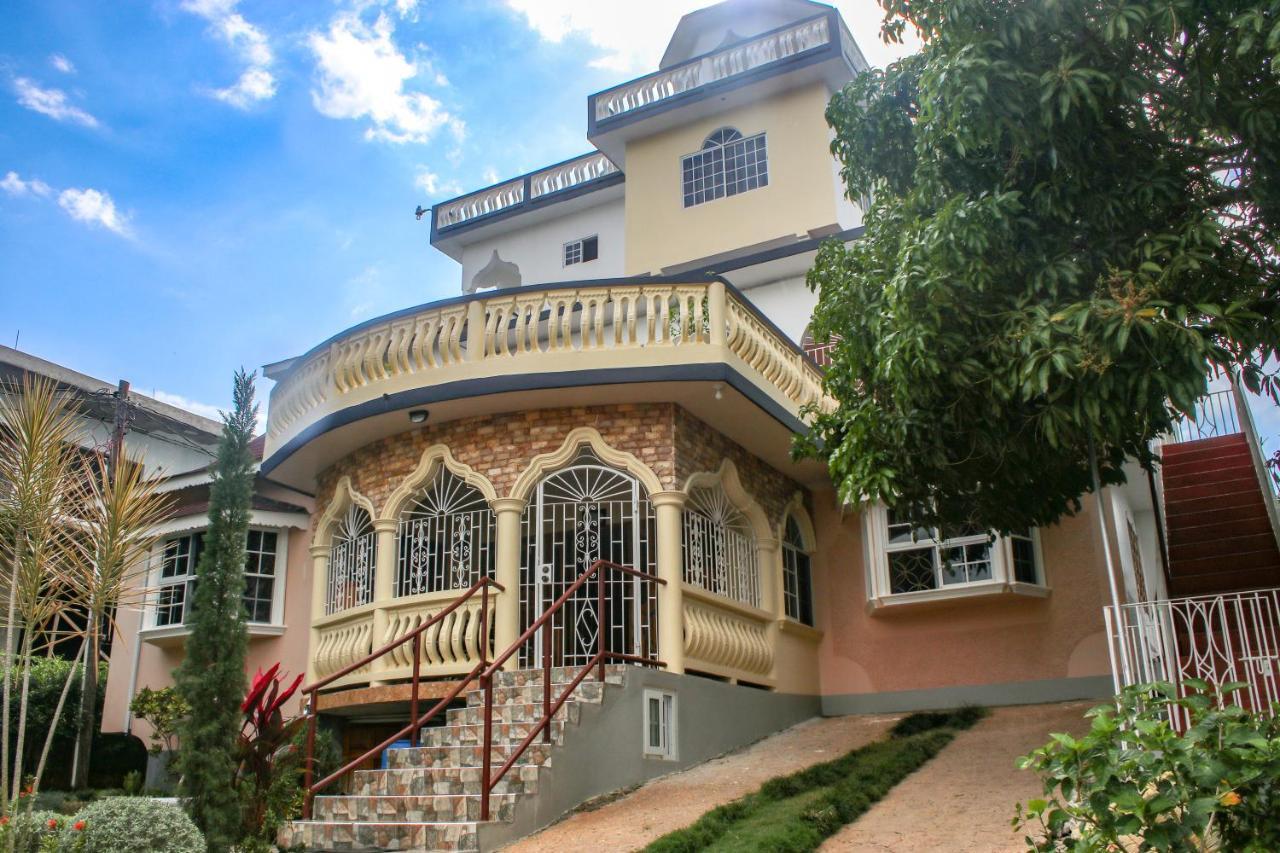 Van Villa Guesthouse Negril Dış mekan fotoğraf