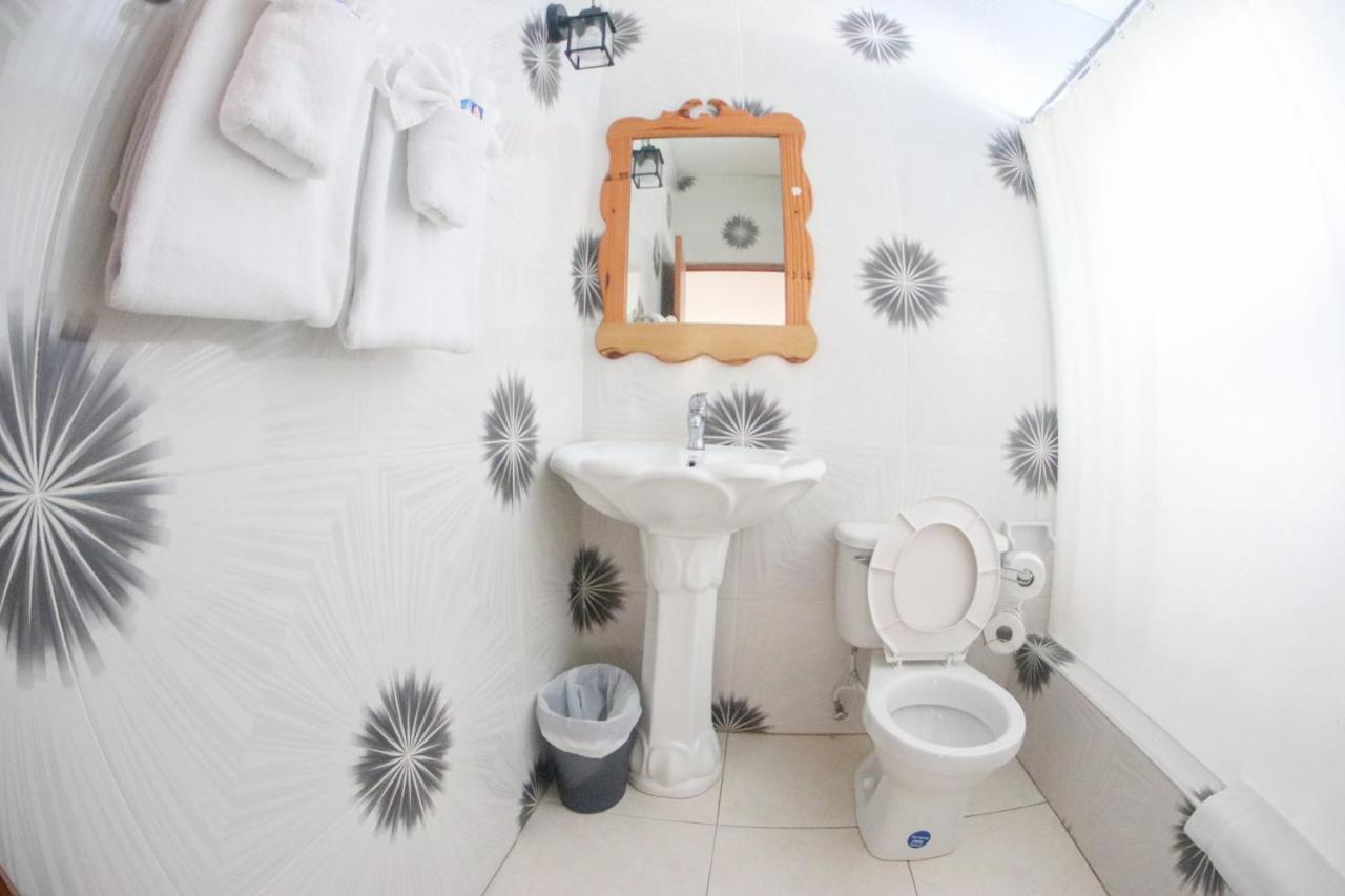 Van Villa Guesthouse Negril Dış mekan fotoğraf